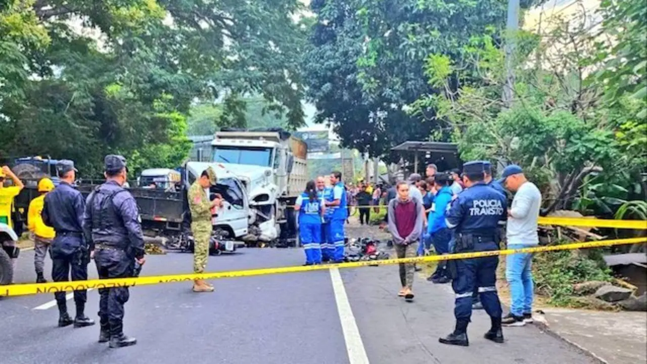 Tres fallecidos accidente Ciudad Arce 02-12-2024