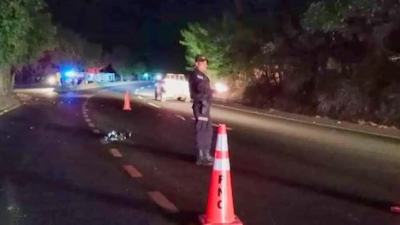 Motociclista fallecido kilómetro 77 entre Ahuachapán y Santa Ana 16-12-2024