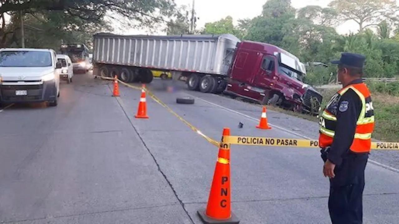 Hombre fallecido en accidente en Tecoluca, San Vicente, 27-01-2025