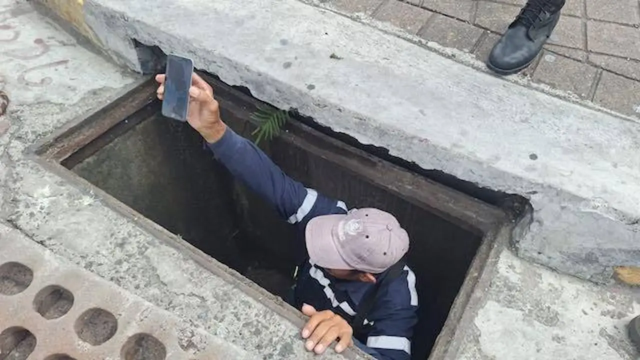 IPhone encontrado en alcantarilla del Paseo El Carmen