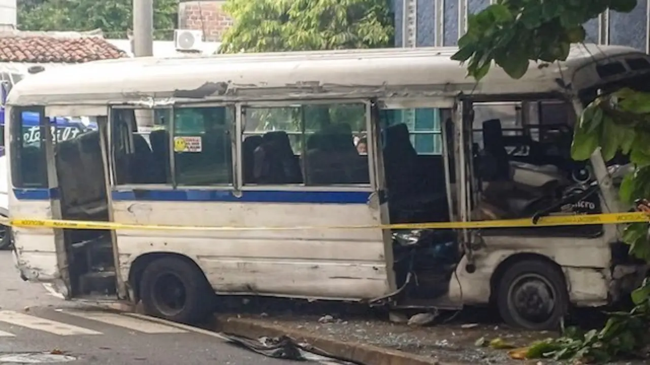 Accidente microbús San Jacinto 16-05-2025