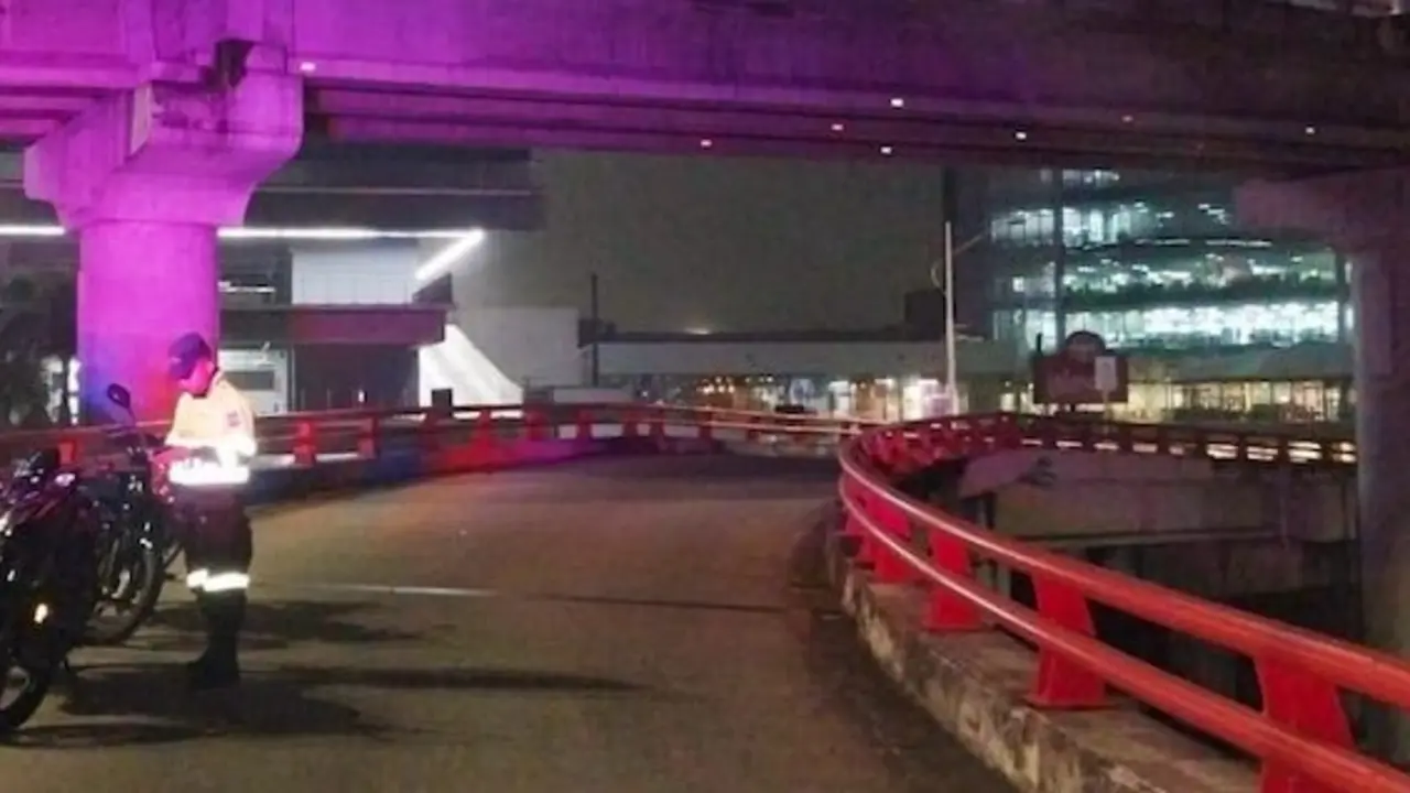 accidente paso desnivel redondel Naciones Unidas Antiguo Cuscatlán Multiplaza Las Cascadas