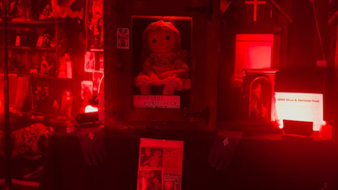 Annabelle muñeca copia