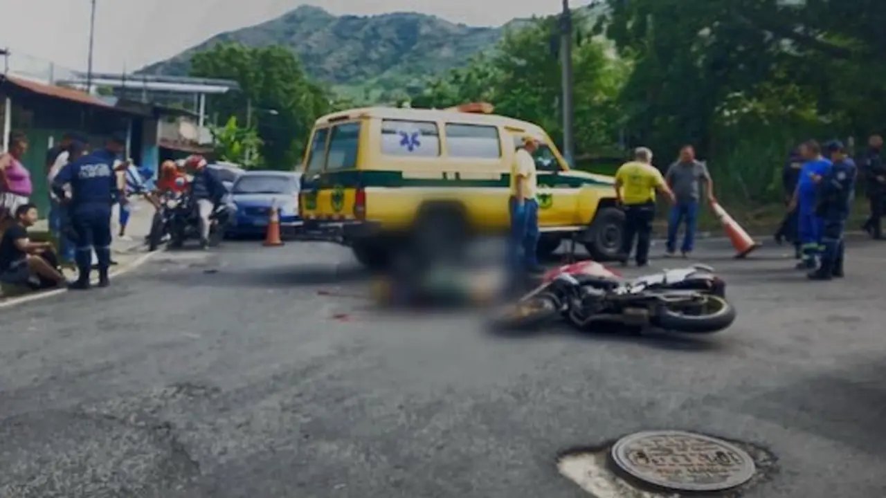 Motociclista muere en Apopa 06-06-25