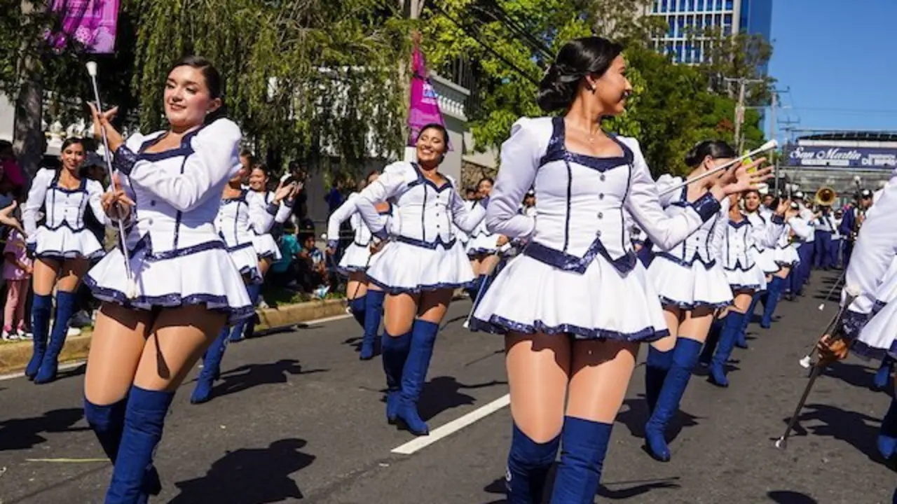Fiestas Agostinas Desfile del Correo 13