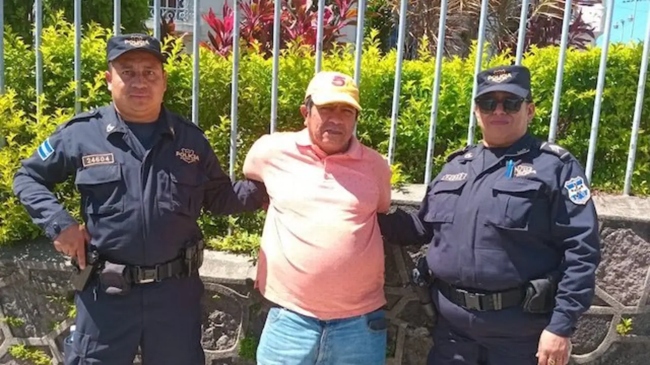 Esaú Francisco Crespín Velásquez, 49 años de edad, amenazas