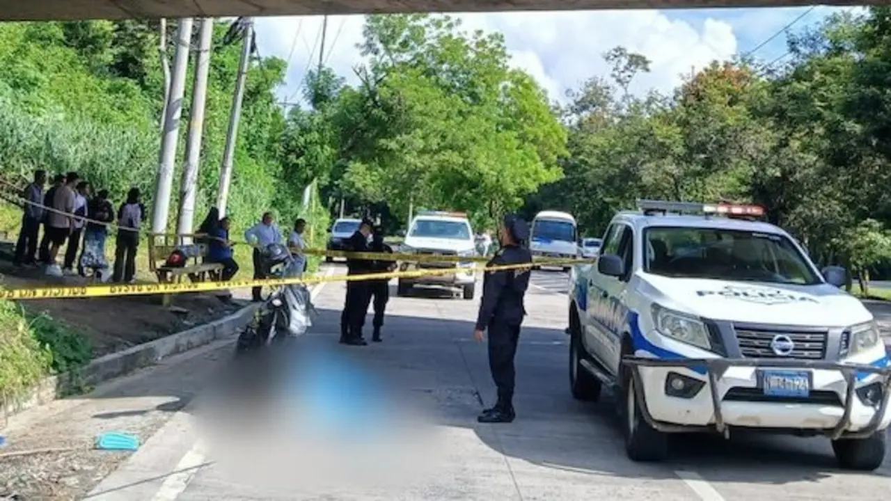 Mujer fallecida en paso desnivel en Santo Tomás, carretera Comalapa, 31-08-2028