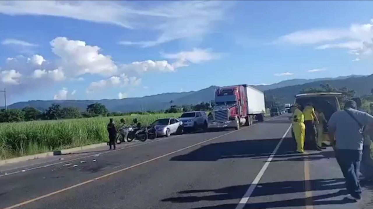 Suicidio sobre el periférico Claudia Lars