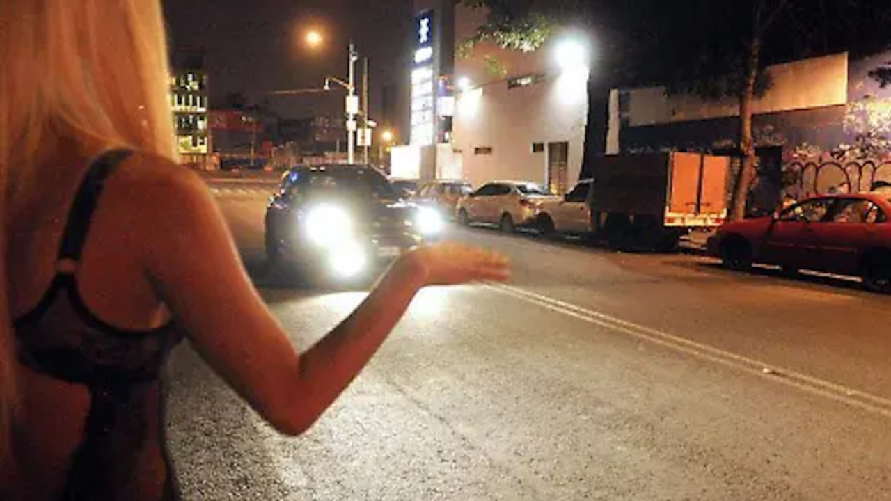 Prostitución homosexual travesti copia