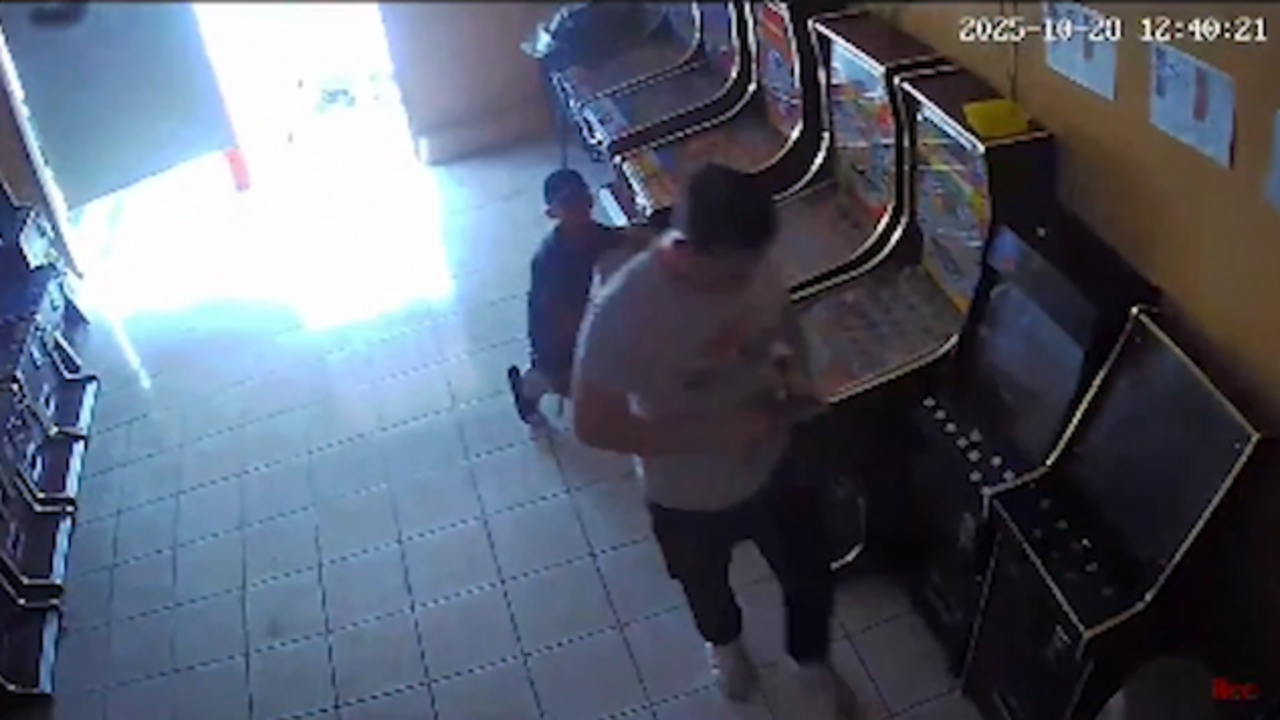 José Alfredo Rivera Rivera, de 35 años, y M. E., de 16, hurto