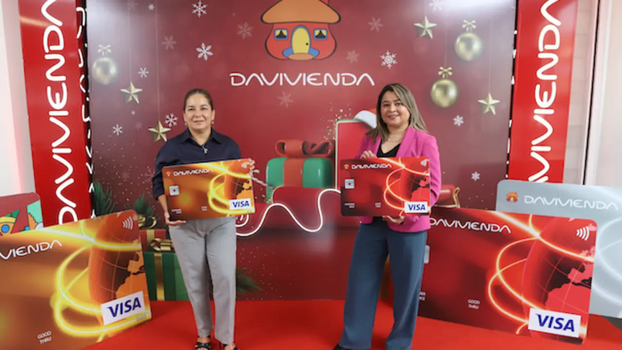 Conferencia de Prensa de Tarjetas de Cr&eacute;dito de Banco Davivienda Salvadore&ntilde;o, anunciando las promociones para la temporada navide&ntilde;a 2025, en la Agencia de San Benito, San Salvador, El Salvador, el 30 de octubre de 2025.
Foto Banco Davivienda/ Salvador Melendez
