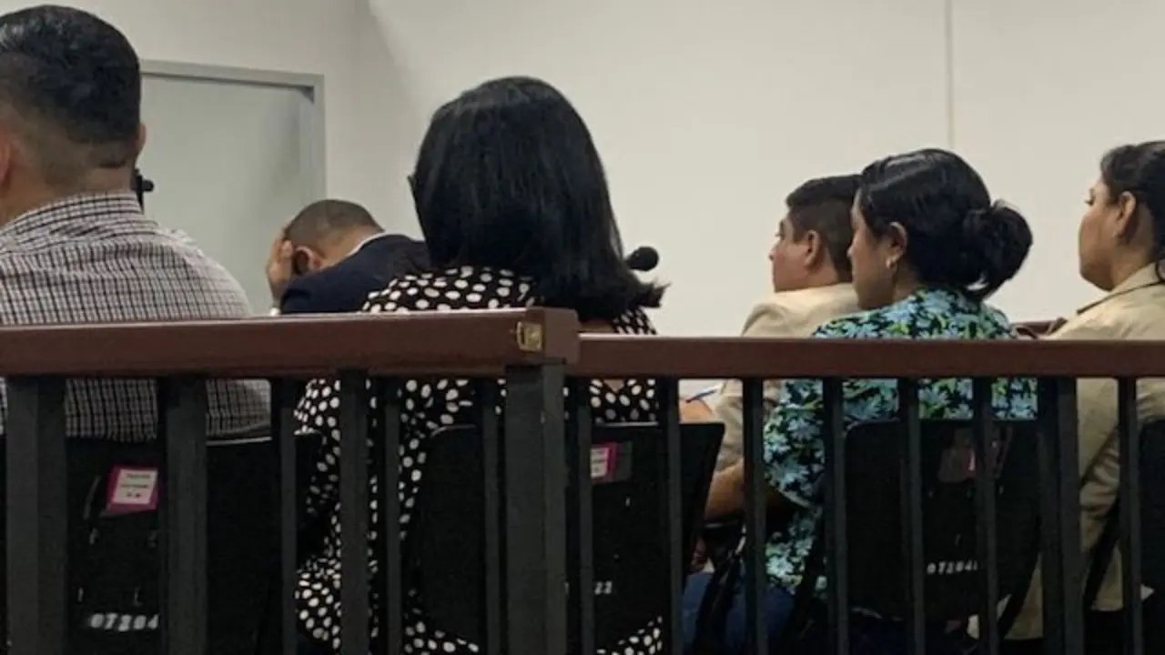 Condenados empleados de panadería Le Café