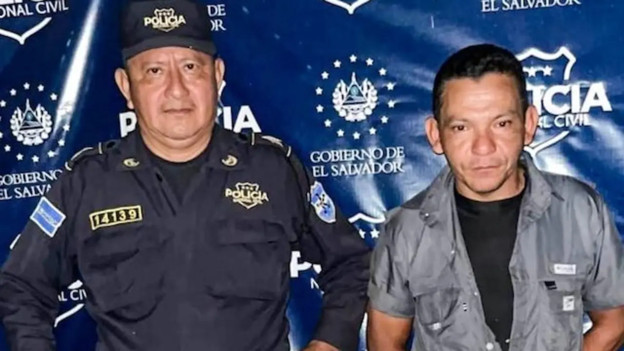 Carlos Alberto Vásquez Molina, de 49 años de edad, tenencia, portación o conducción de arma de fuega irresponsable o ilegal de arma de fuego