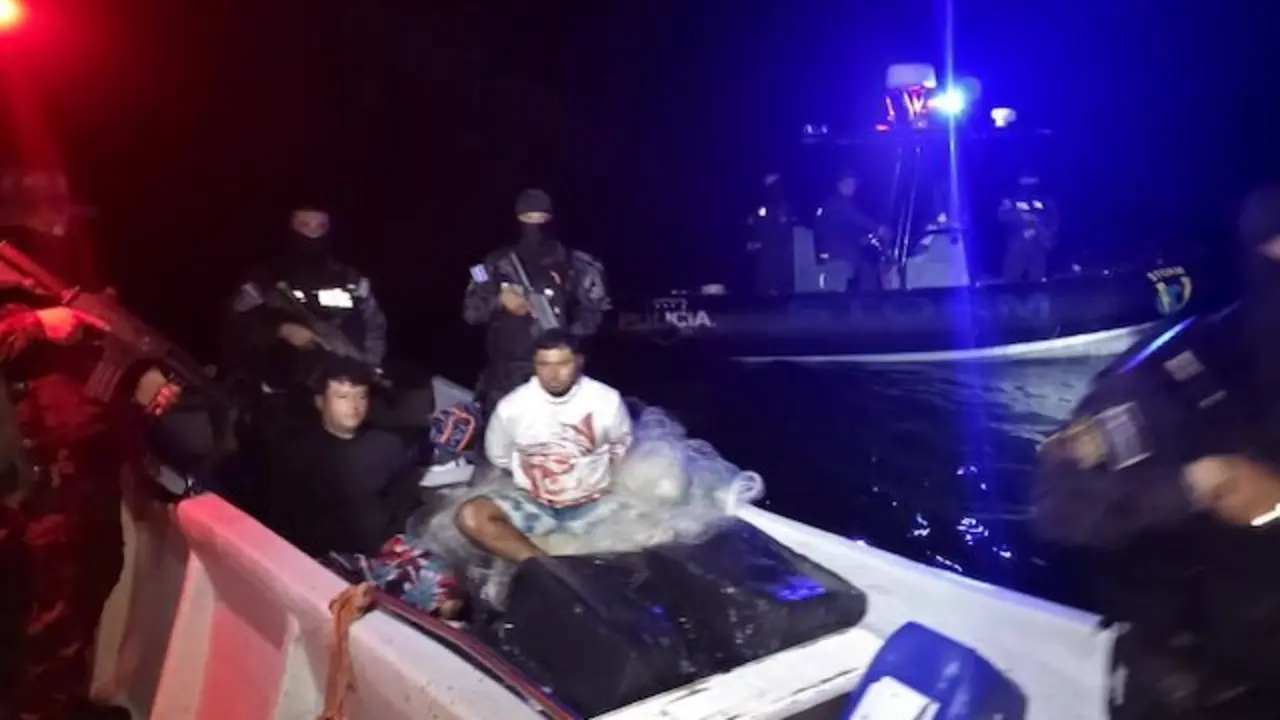 Decomiso de droga en lancha 23-12-2025