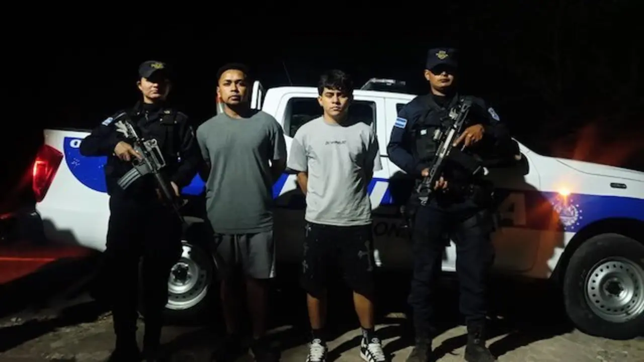 Christopher Josué Lazo Meléndez, 18 años, y Juan Israel Lazo Martínez, 26 años, homicidio y tenencia, portación o conducción ilegal o irresponsable de arma de fuego