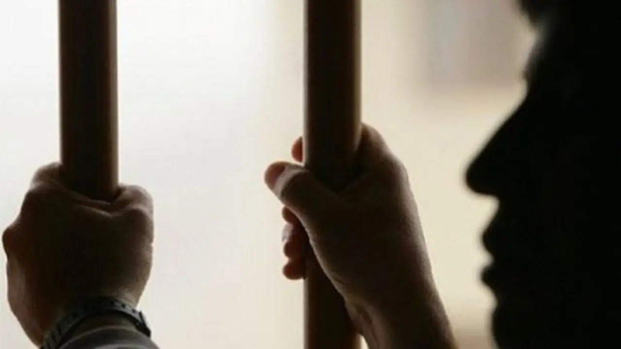 Docente acusado de pornografía