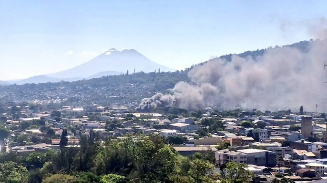 Incendio en barrio Lourdes, Centro de San Salvador