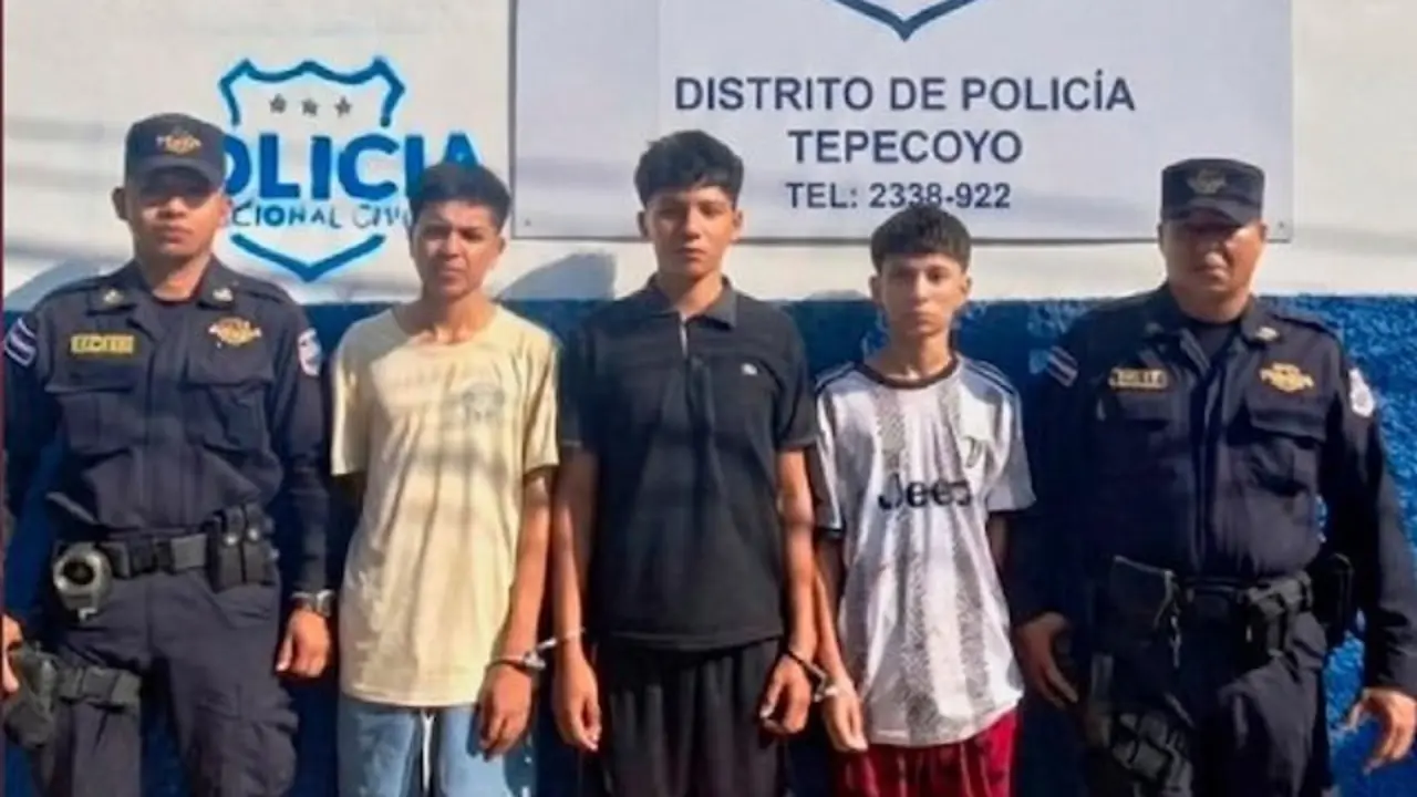 José Alexander Villatoro Hernández, 22 años, Andrés Antonio Cruz Murcia, 18, Cristofer Alexander Panameño Valencia, 17, posesión y tenencia de drogas