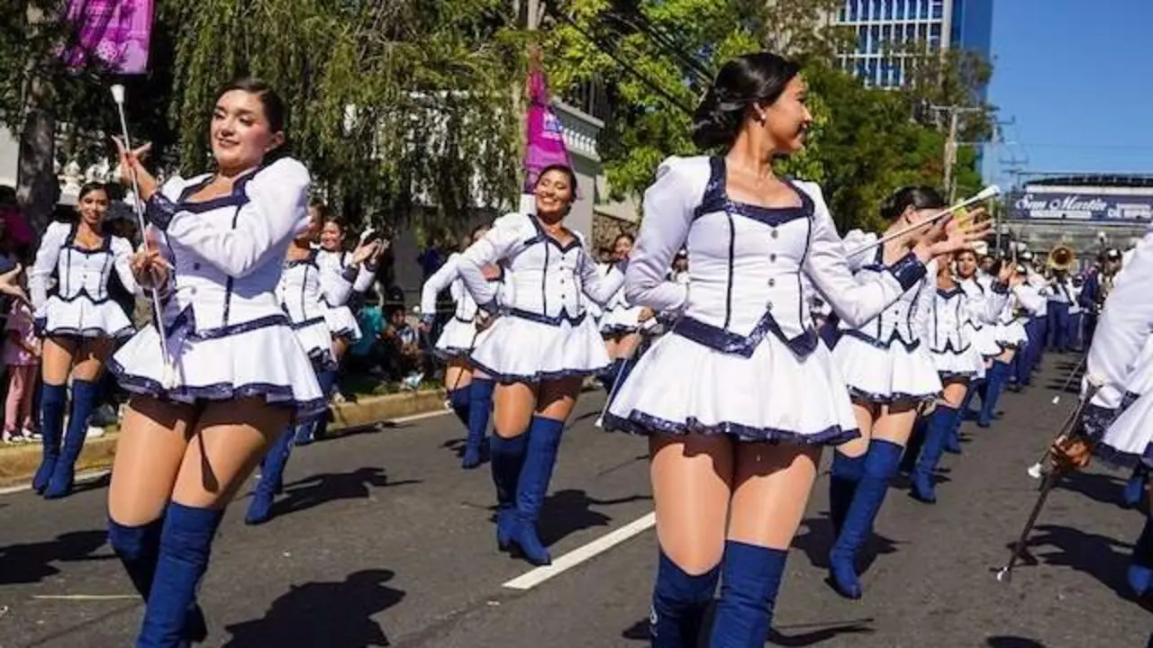 Fiestas Agostinas Desfile del Correo 13