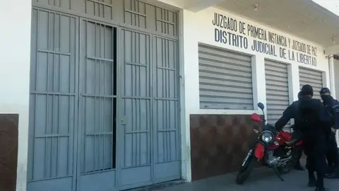 Tribunal La Libertad / Jeydi Martínez El Salvador Times