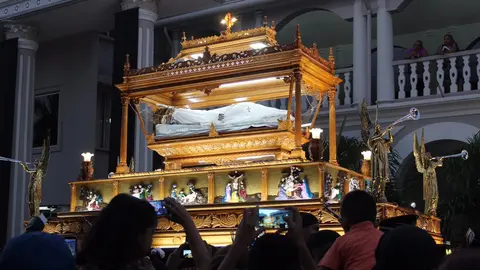 Santo Entierro en Sonsonate, donde la procesión dura hasta 14 horas. Foto: @M_A_CUELLAR