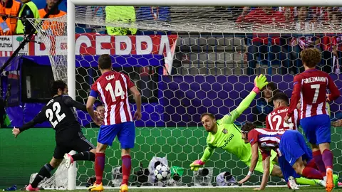 Isco Alarcón marcó el 2-1 para que Real Madrid se vaya tranquilo al descanso.