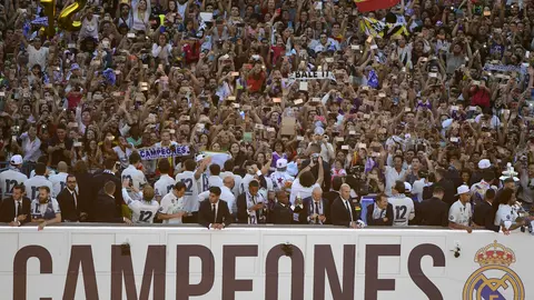 La afición blanca se rindió a los campeones de Europa.