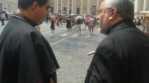 Comitiva de sacerdotes salvadoreños en Italia.