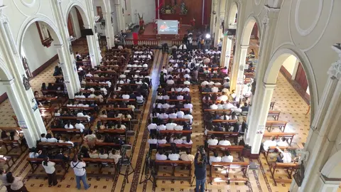 Así luce la iglesia San Francisco donde ven el Consistorio desde Roma y nombramiento de cardenal de Monseñor Rosa Chávez / Foto de Fidel Toloza