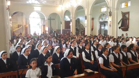 En Iglesia San Francisco celebran con jubilo el nombramiento de Monseñor Gregorio Rosa Chávez como primer cardenal Salvadoreño / Foto de Fidel Toloza