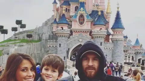 En un viaje familiar a Disney.