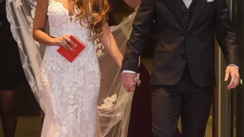 La flamante pareja Messi Rocuzzo tras la ceremonia de boda.