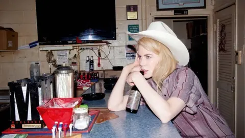 La australiana demostró que a sus 50 años sigue estando vigente entre los famosos.