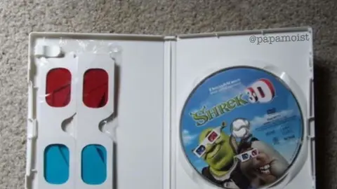 Algunos prepararon sus lentes para ver el fenómeno.