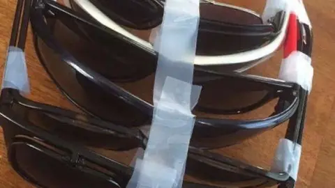 ¿Unos lentes de sol no bastan? ¿Qué tal cinco pares?