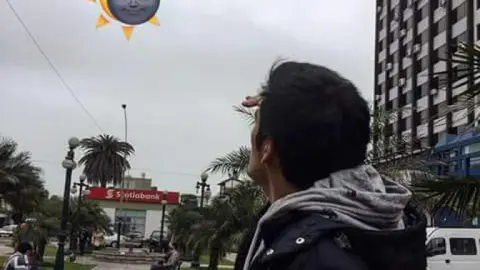 Para que nadie diga que no pudo ver el momento en que la Luna cubrió al Sol.