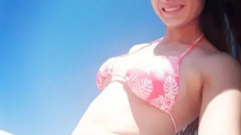 Nina comparte algunas fotografías en sus cuentas de redes sociales.