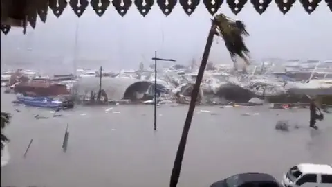 Imagen captada tras el paso de Irma en la isla San Martín, en El Caribe.