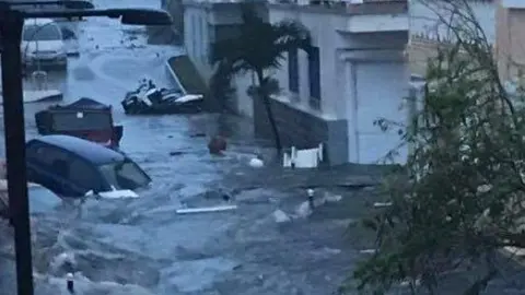 Primeras imágenes del paso de Irma sobre Barbuda.