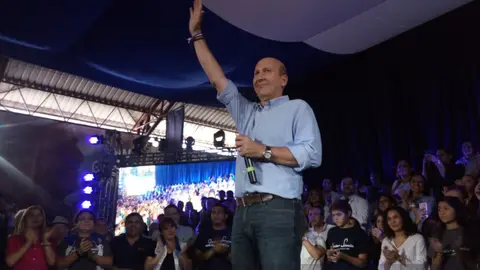 El empresario espera ser elegido en las elecciones internas de ARENA como el candidato para la presidencia.