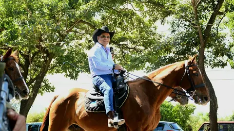 Ortiz es originario de San Alejo, La Unión. Un lugar en el que se acostumbra a andar a caballo.
