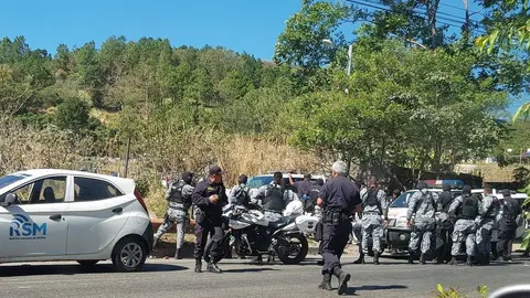 Policías de grupos élites acudieron a la zona
