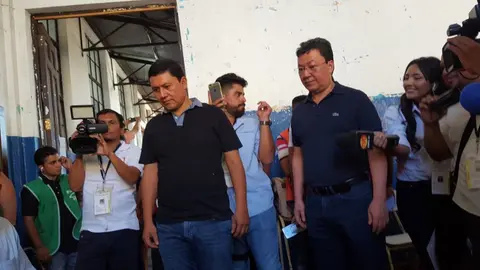 Los hermanos Will y Numan Salgado emitieron su voto en el centro escolar Aminta Montiel.