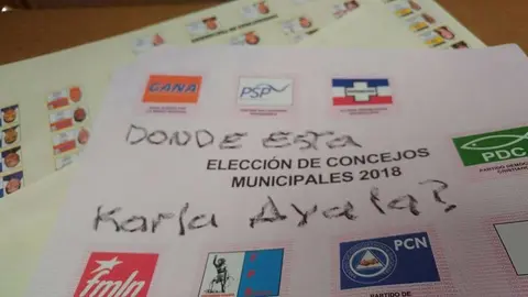 No faltaron las alusiones a la desaparición de la agente policial Carla Ayala, que lleva más de dos meses sin ser localizada.