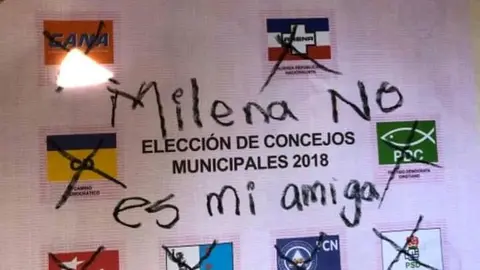 Imagen tomada del  Twitter @Debbie27, haciendo mofa de la expresentadora Milena Mayorga