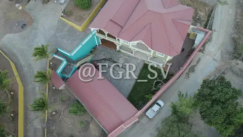 Vista aérea de la mansión que intervinieron las autoridades en Metapán.