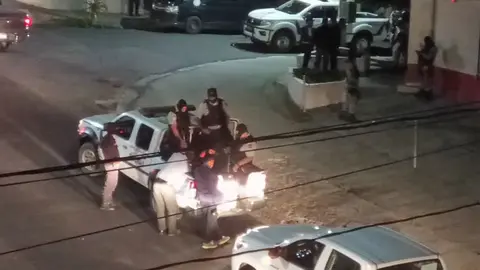 Un fuerte dispositivo policial se tuvo en todas las zonas donde se realizó el procedimento.