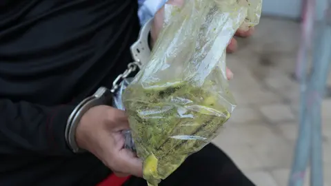 Uno de los reos que conforma el grupo de danza moderna del centro penal La Esperanza dijo que le había dicho a sus familiares que le llevaran mango verde.