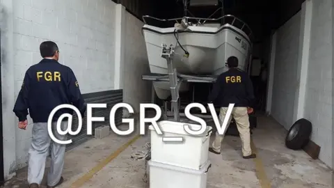 En rancho de la propiedad de playa de Miguel Menéndez se encontró una lancha.