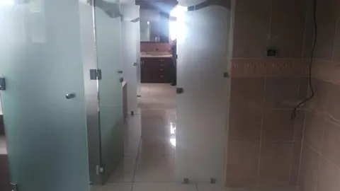 La mansión decomisada al presidente Antonio Saca queda ubicada en la zona de Linda Vista en la calle al volcán.